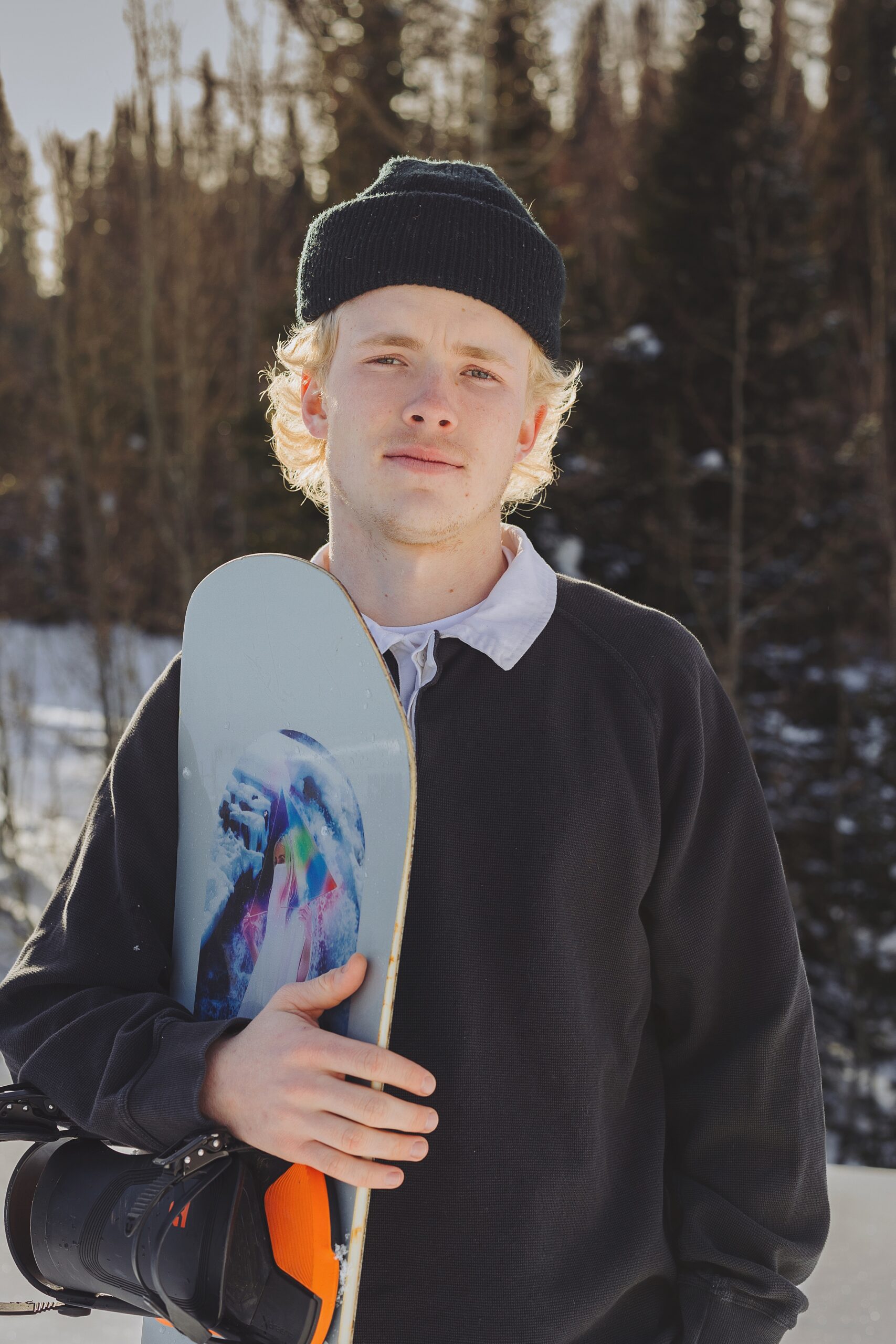 Senior boy winter snowboard photos by Keala Jarvis Photography