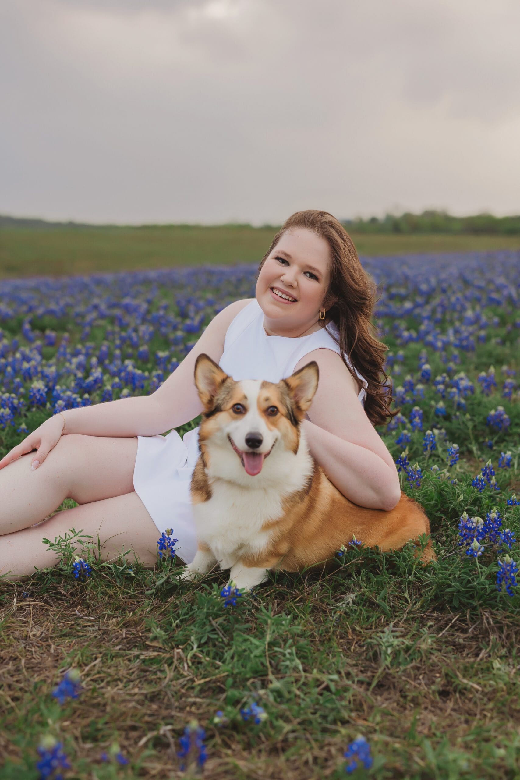 Corgi Dog Spring Bluebonnet Season High School Senior Photos in Austin Texas by Keala Jarvis Photography