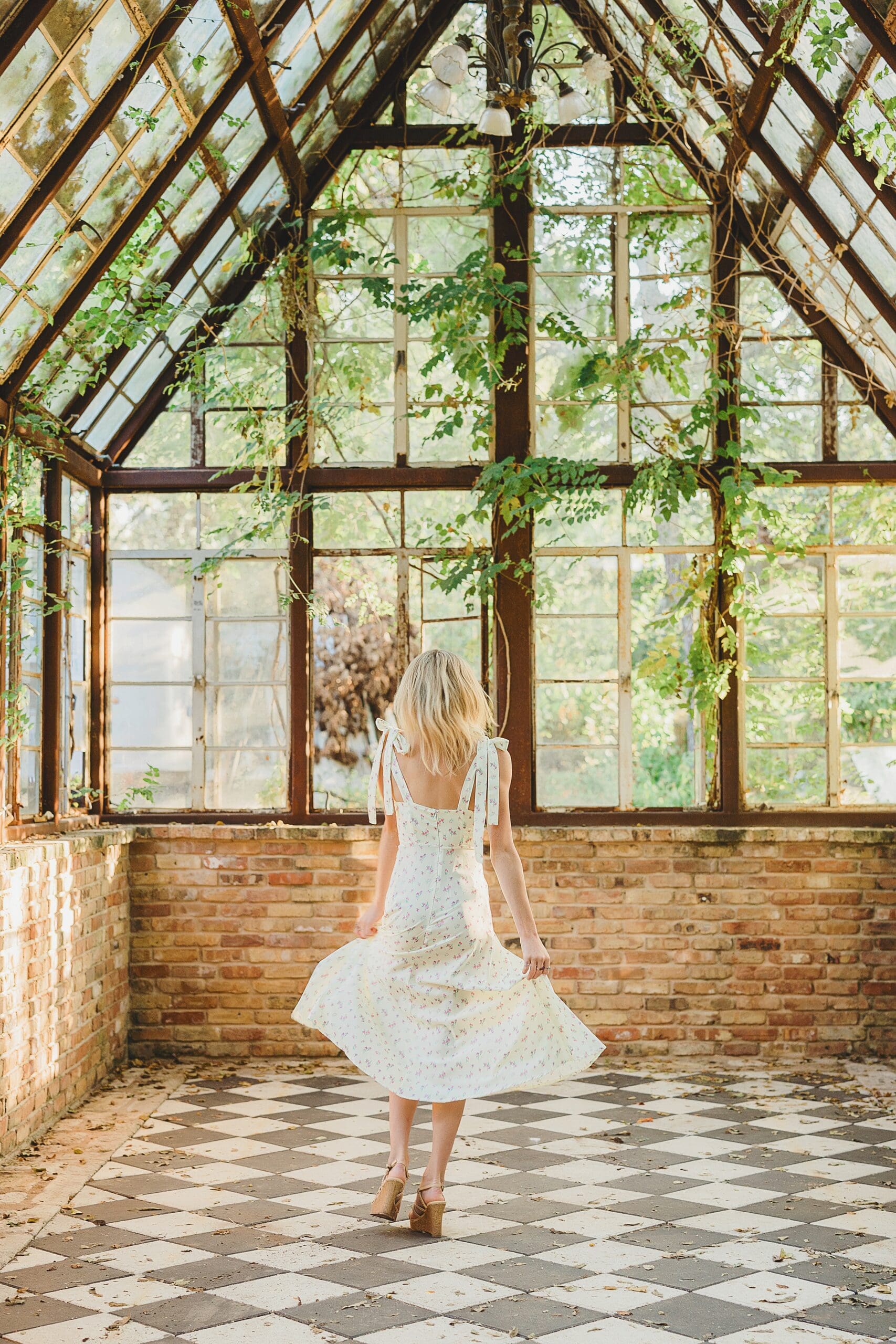 Austin Texas Sekrit Theater Senior Portraits with sundress by Keala Jarvis